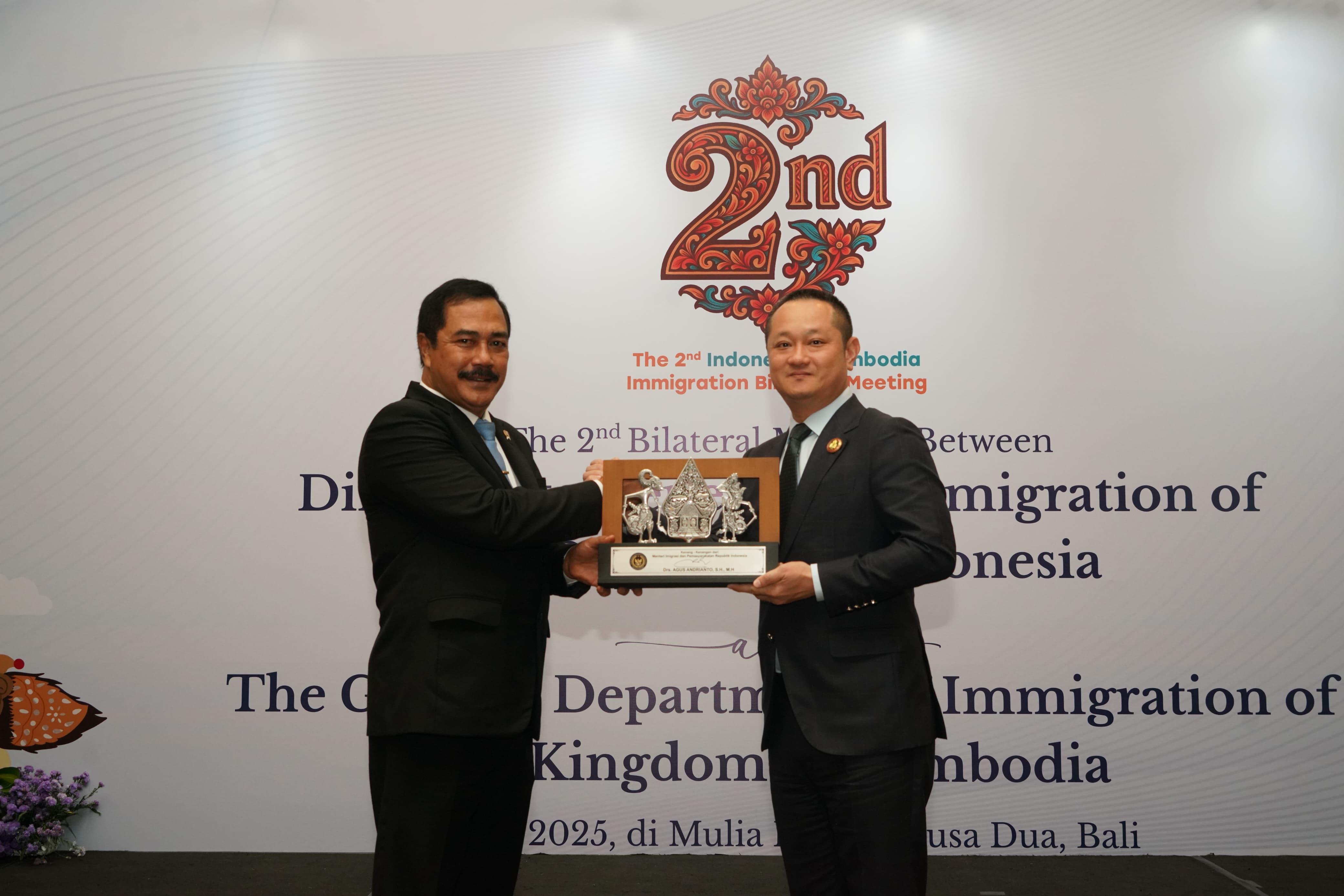 Imigrasi Indonesia dan Kamboja Sepakati Kerjasama Pencegahan Perdagangan Orang Imigrasi Indonesia dan Kamboja Sepakati Kerjasama Pencegahan Perdagangan Orang